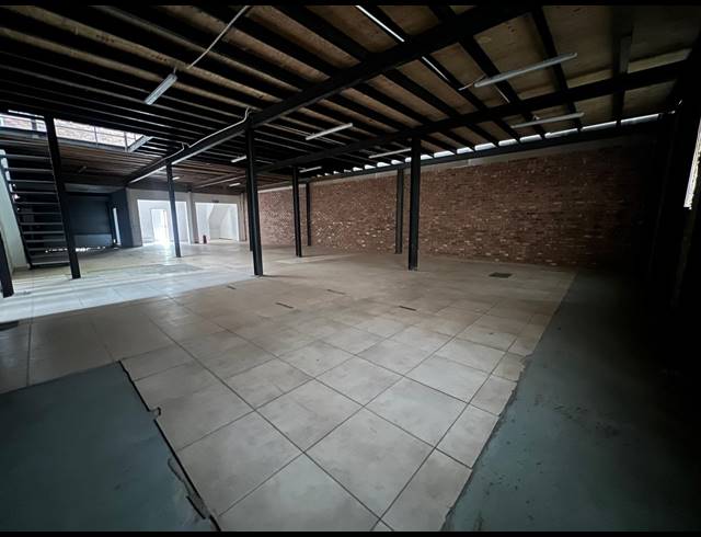 290M² WAREHOUSE TO LET IN HENNOPSPARK